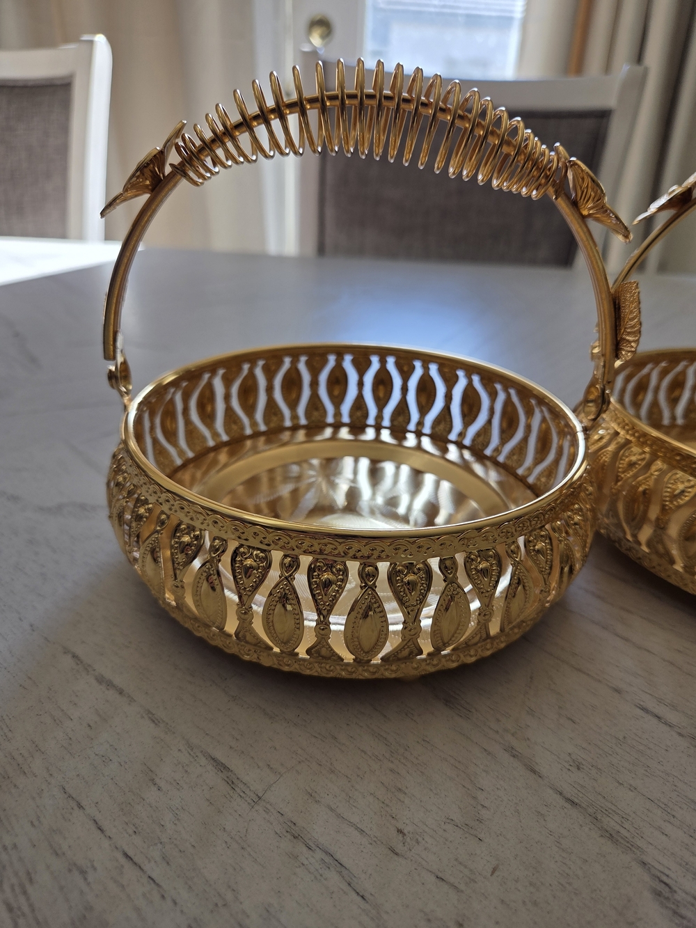 Zhengmy Gold Metal Pooja Basket with Handle, Round, 2 Pcs
